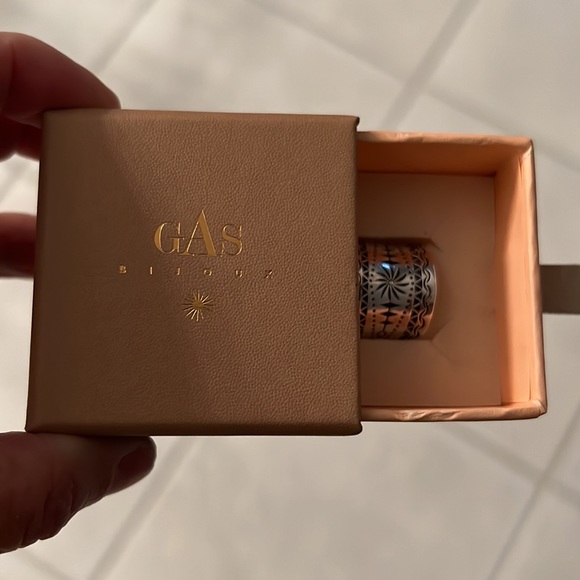 NEW Gas Bijoux Ring - Picture 6 of 6